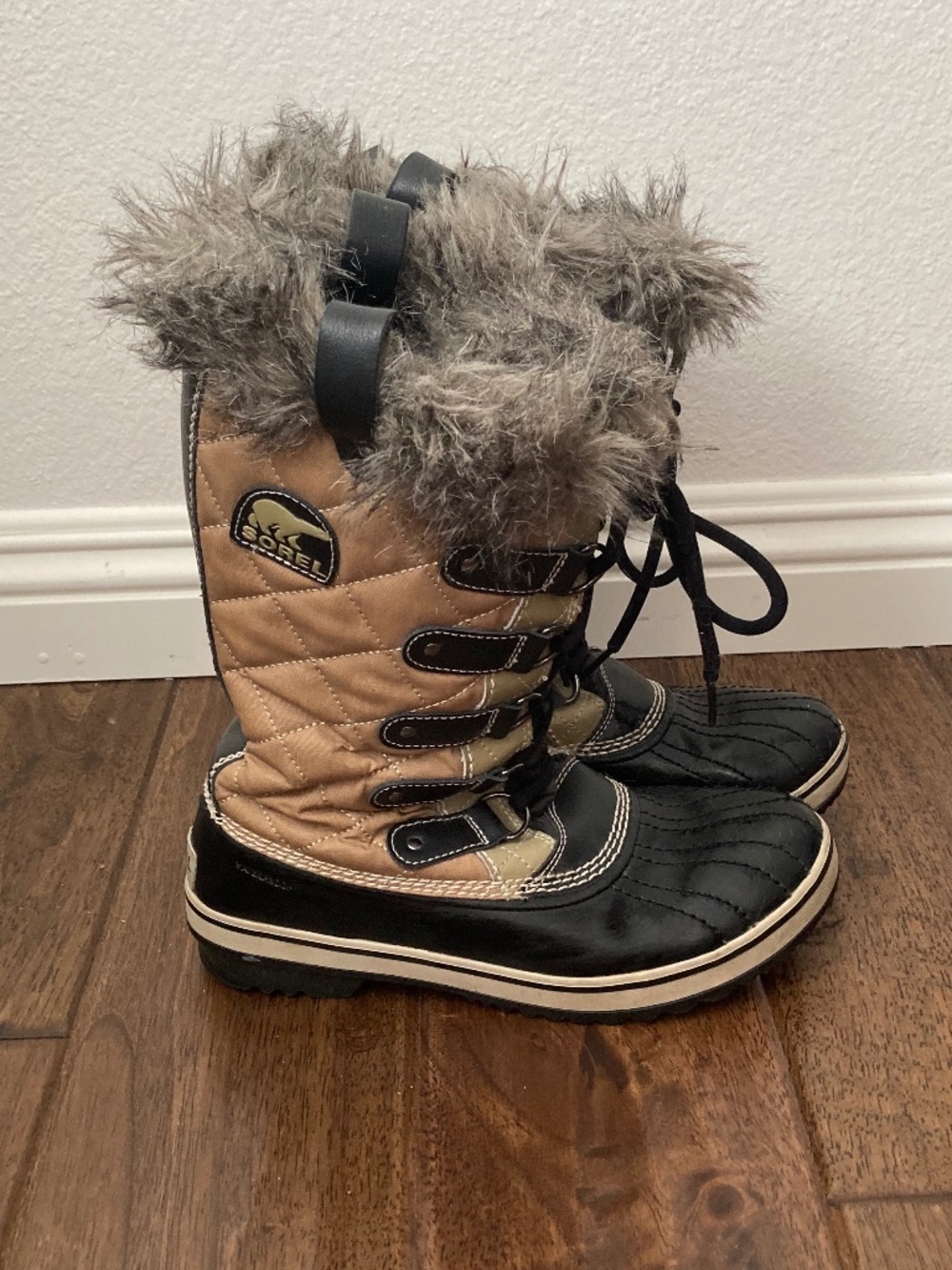 Sorel Tofino Boots Women's 8 Winter Fur Trim Snow Quilted Waterproof